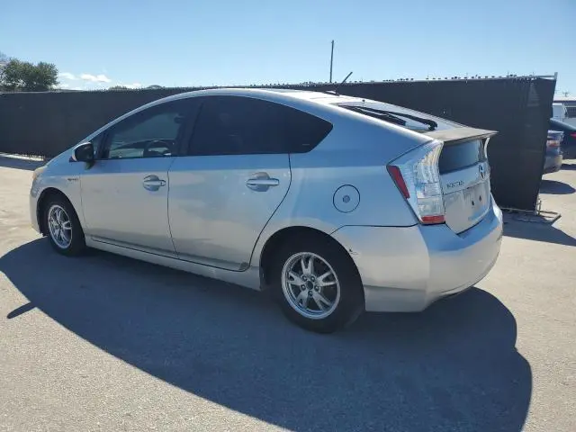 2010 TOYOTA PRIUS III  