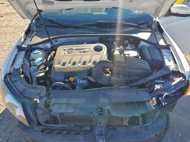 2014 VOLKSWAGEN PASSAT SE  