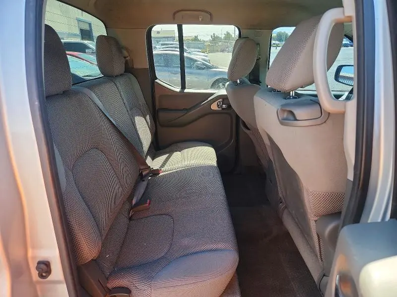 2010 NISSAN FRONTIER SE V6  