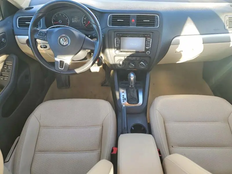 2013 VOLKSWAGEN JETTA SE  
