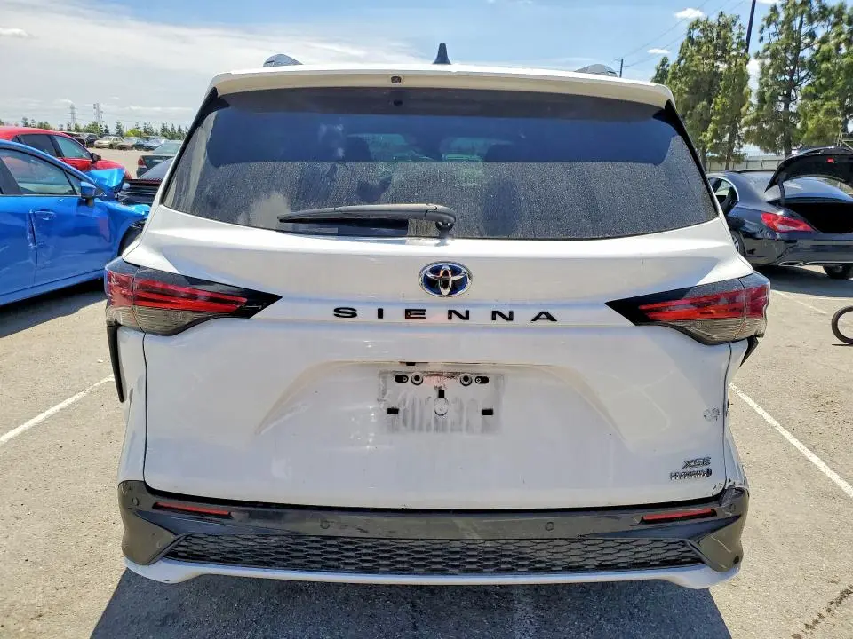 2023 TOYOTA SIENNA XSE 7-PASSENGER  