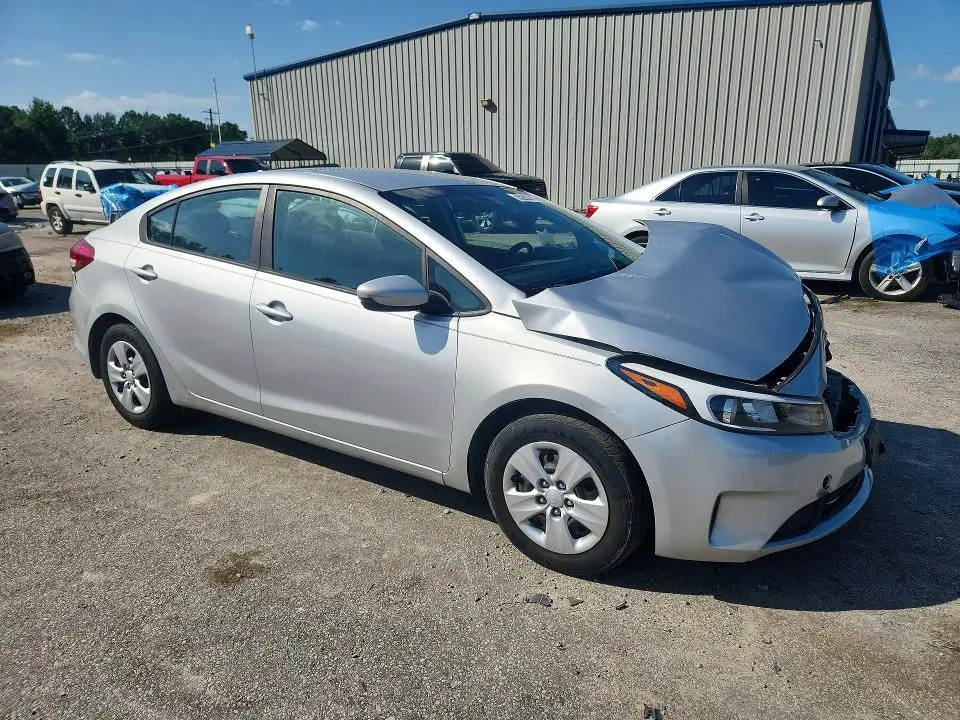 2018 KIA FORTE LX  