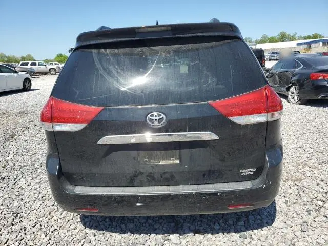 2013 TOYOTA SIENNA XLE  