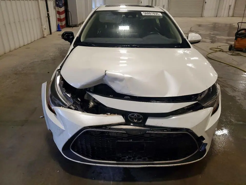 2020 TOYOTA COROLLA XLE  