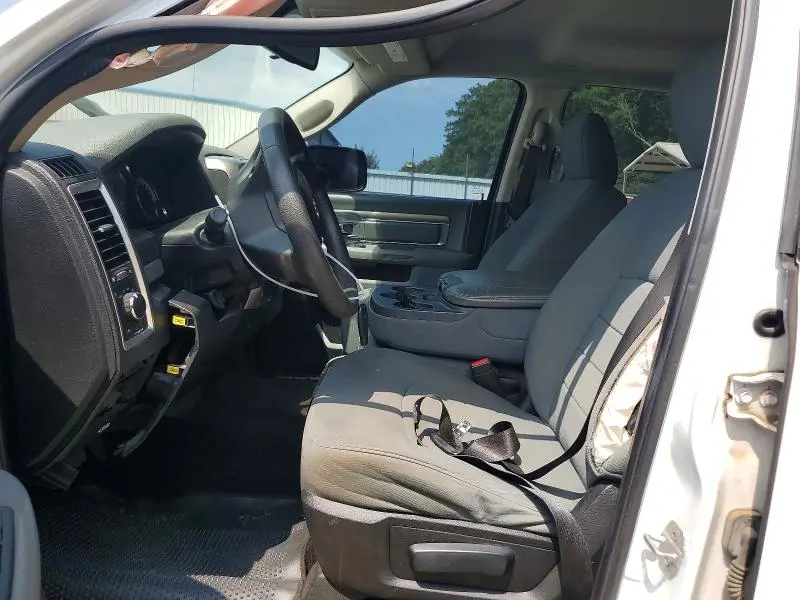 2013 RAM 1500 SLT  