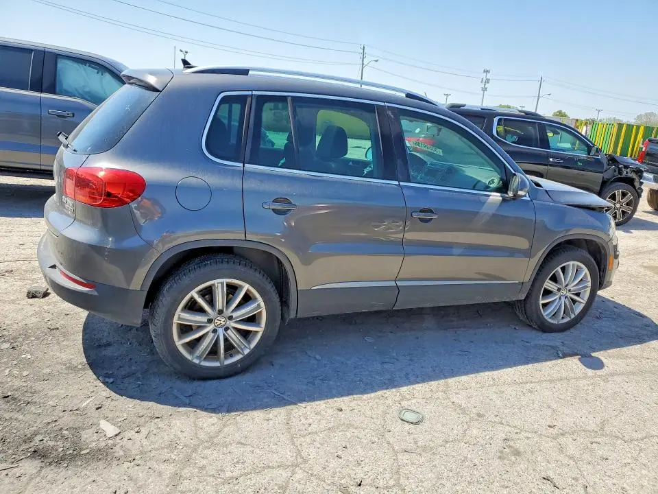 2015 VOLKSWAGEN TIGUAN S  