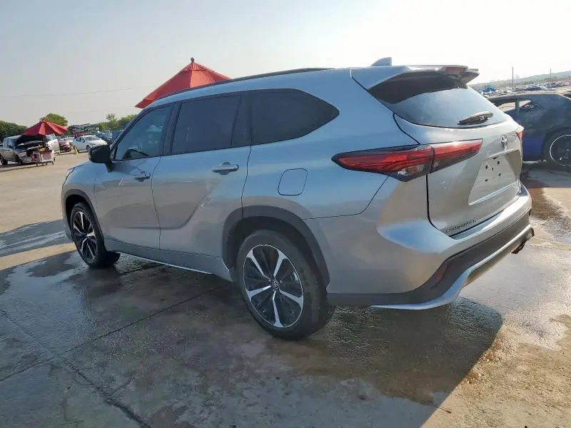 2021 TOYOTA HIGHLANDER XSE  