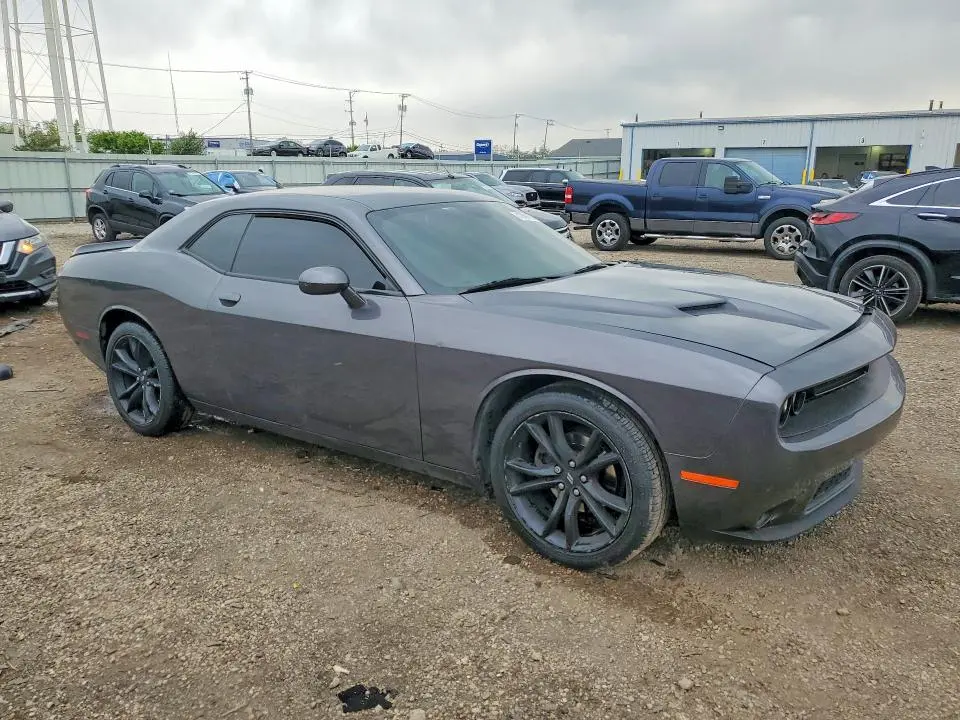 2018 DODGE CHALLENGER SXT  