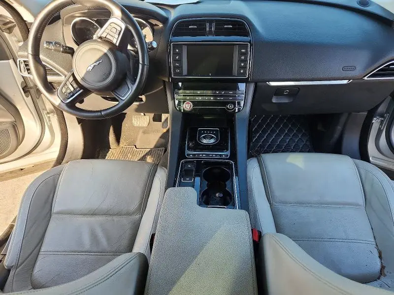 2018 JAGUAR F-PACE PRESTIGE  