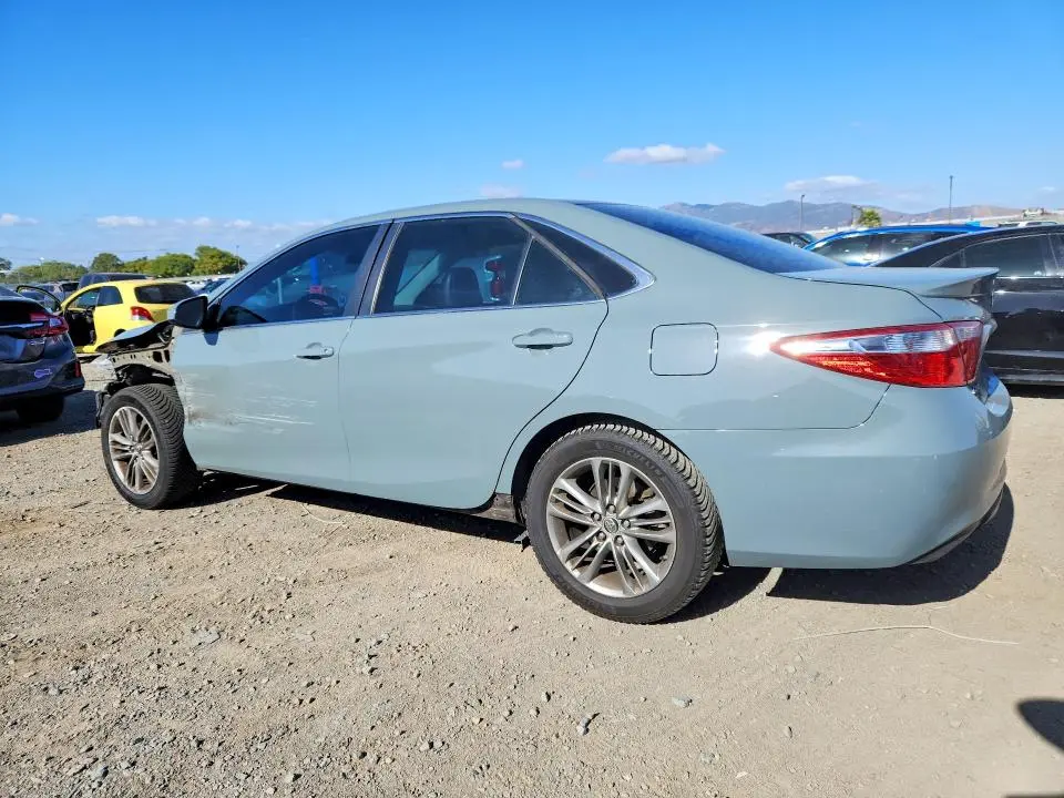 2016 TOYOTA CAMRY SE  