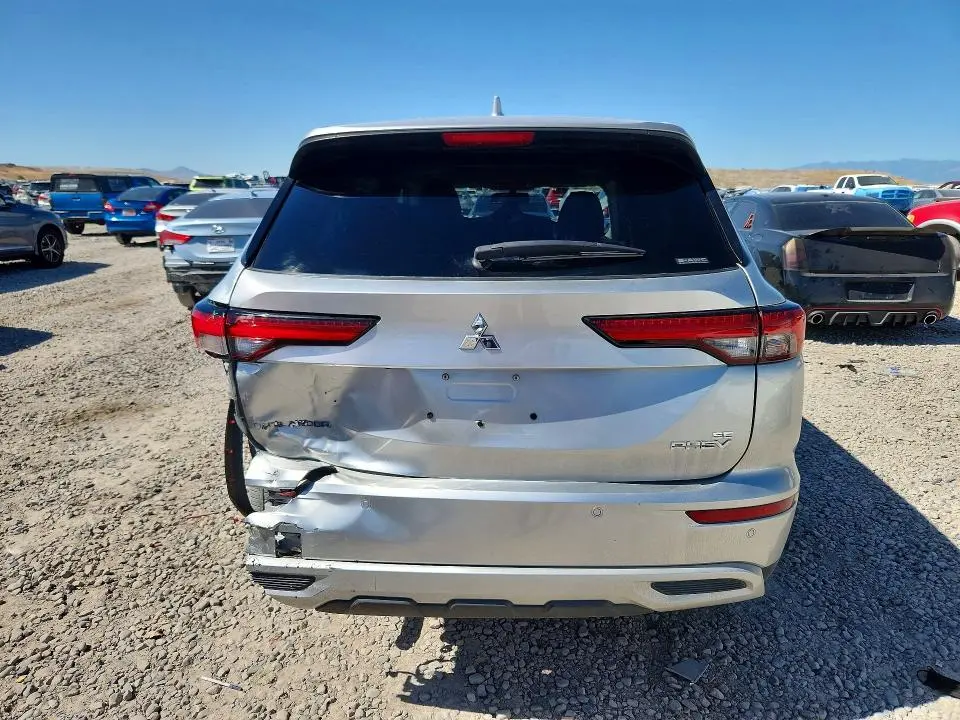 2024 MITSUBISHI OUTLANDER SE  
