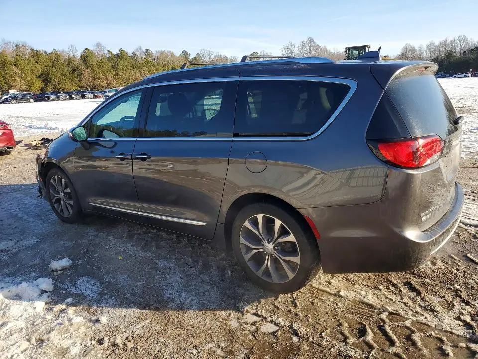 2017 CHRYSLER PACIFICA LIMITED  