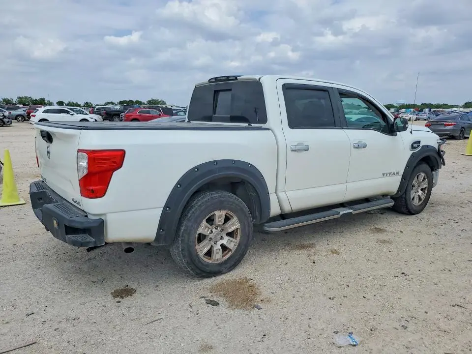 2017 NISSAN TITAN SV  