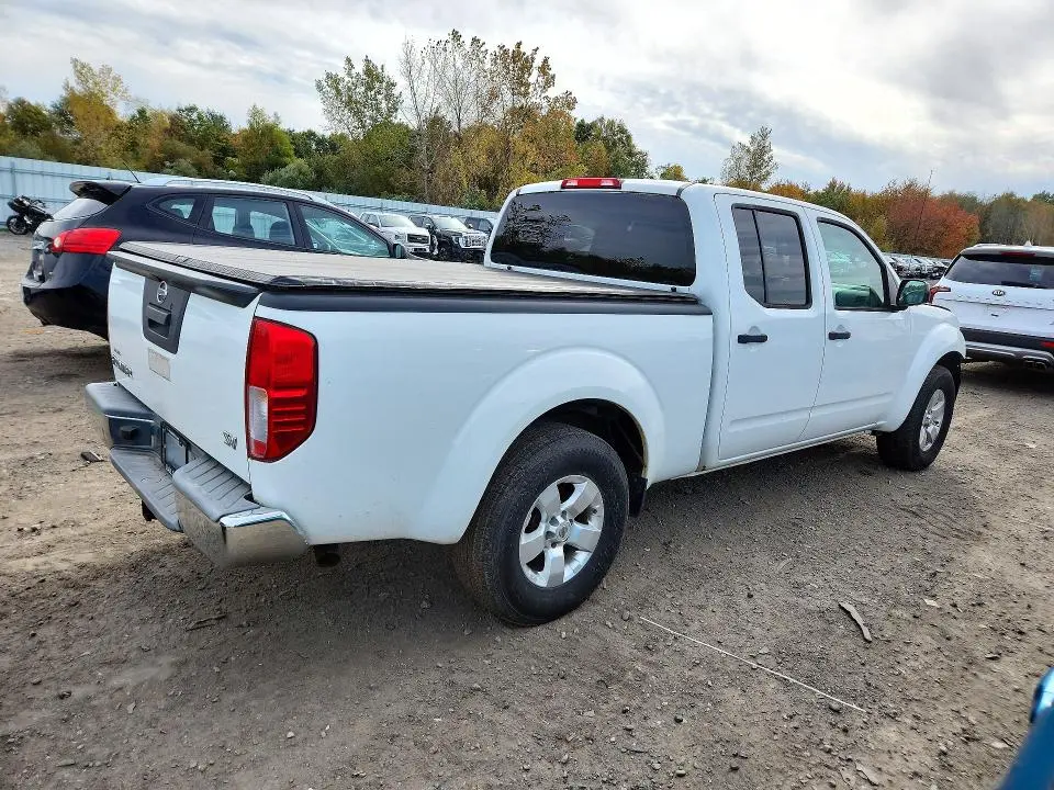 2013 NISSAN FRONTIER SV  