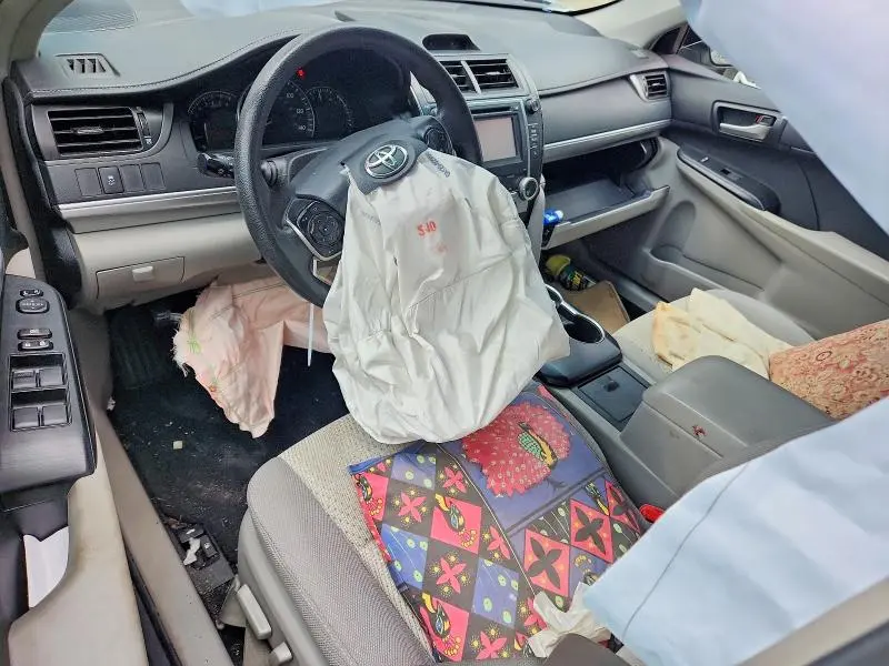 2014 TOYOTA CAMRY LE  
