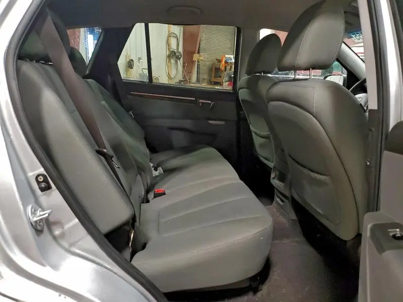 2010 HYUNDAI SANTA FE GLS  