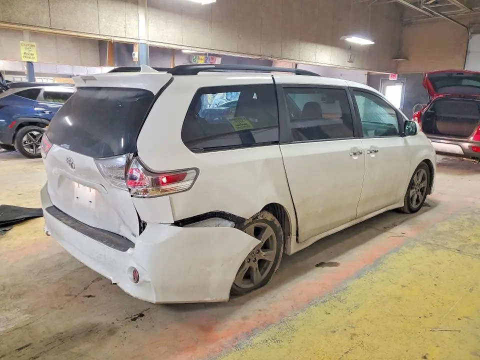 2018 TOYOTA SIENNA SE 8-PASSENGER  