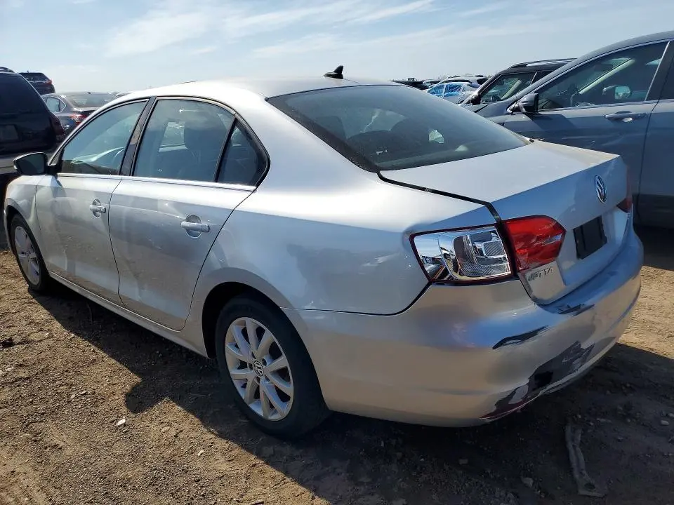 2013 VOLKSWAGEN JETTA SE  
