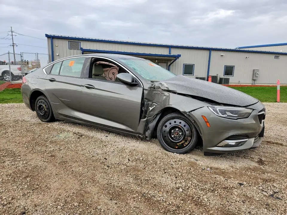 2018 BUICK REGAL ESSENCE  