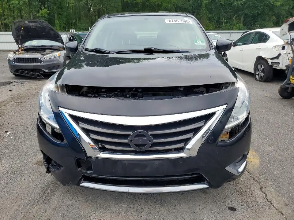 2018 NISSAN VERSA SV  
