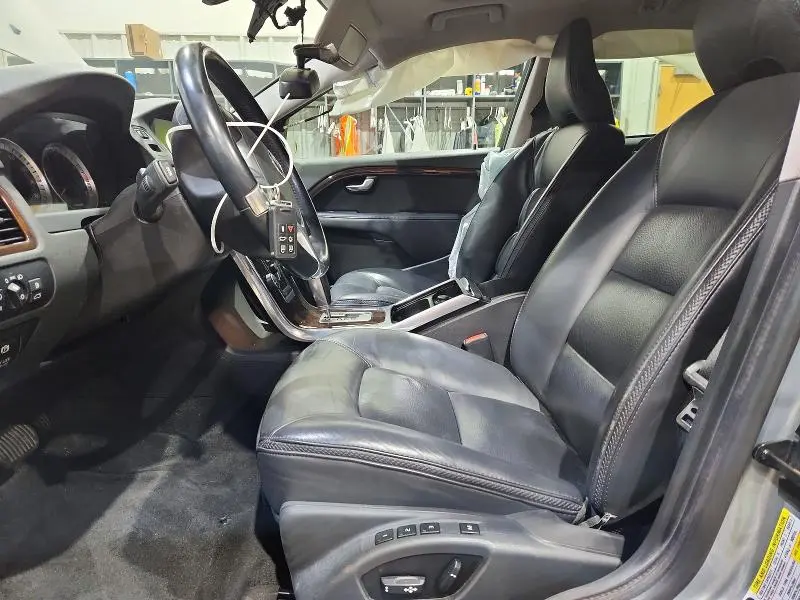 2012 VOLVO XC70 3.2  