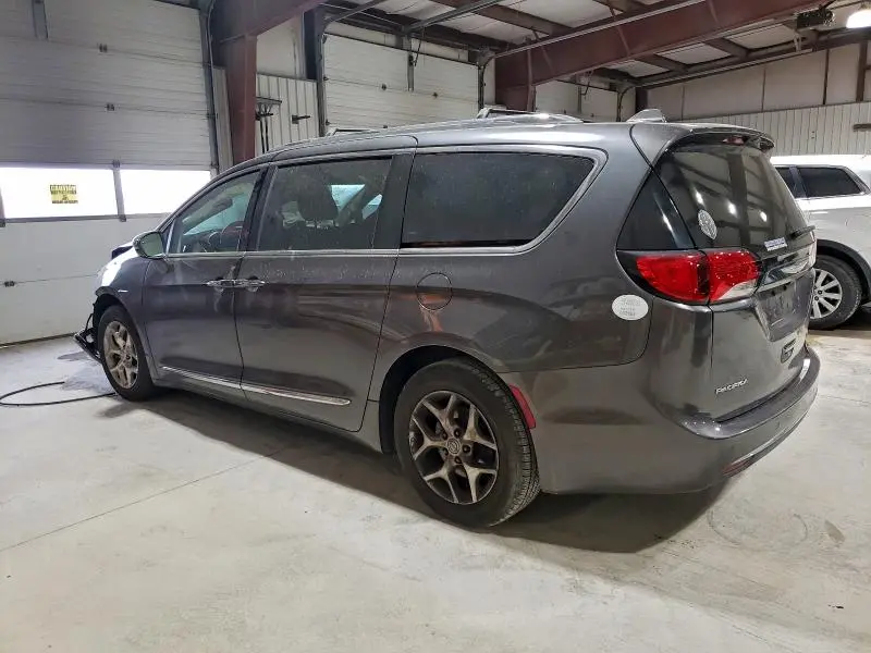 2017 CHRYSLER PACIFICA LIMITED  