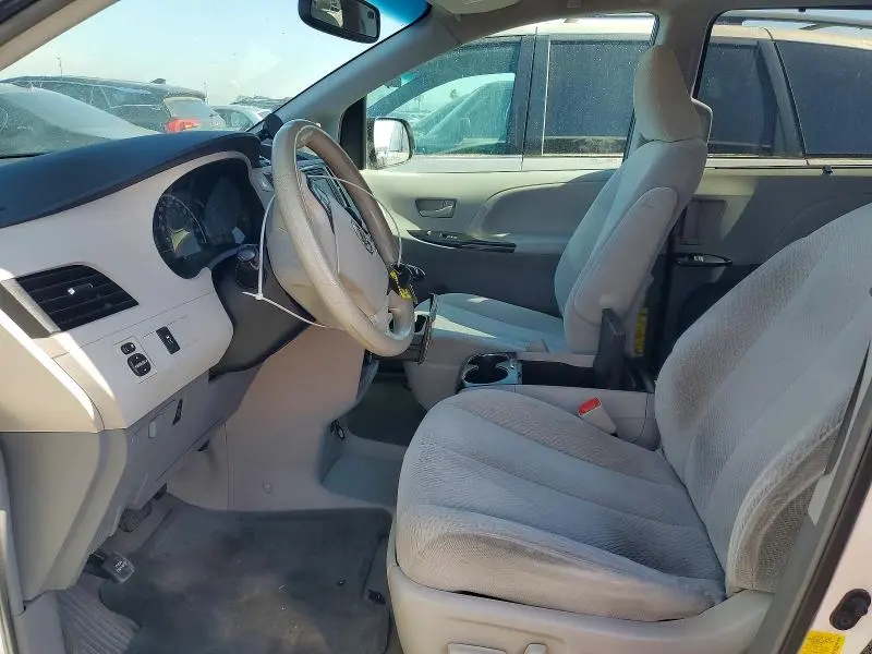 2012 TOYOTA SIENNA LE  