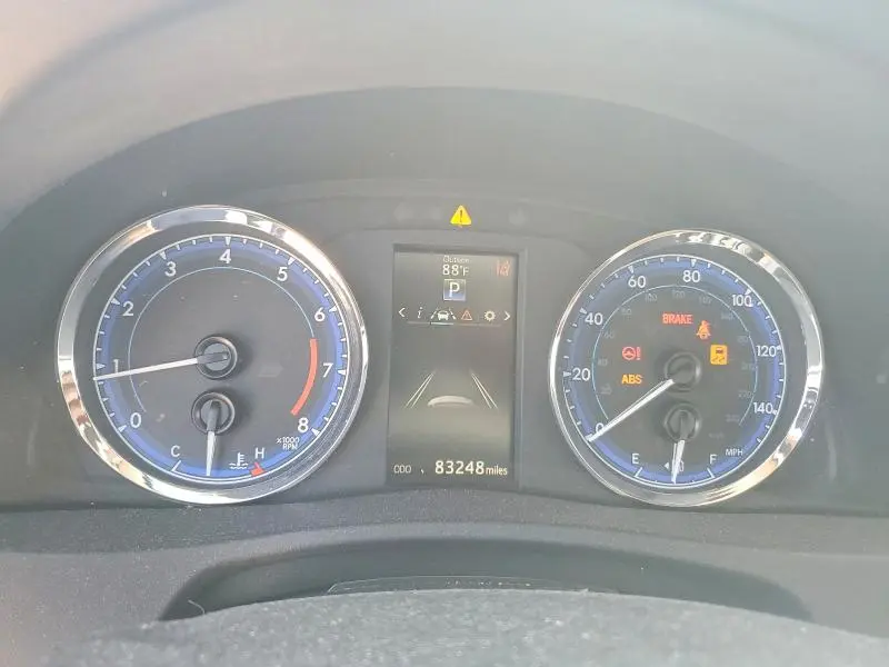 2018 TOYOTA COROLLA SE  