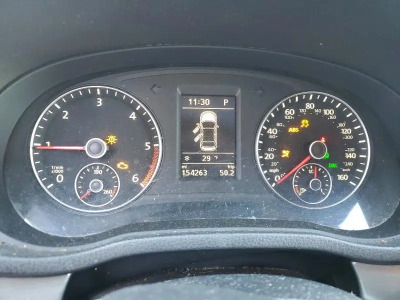 2015 VOLKSWAGEN PASSAT SE  