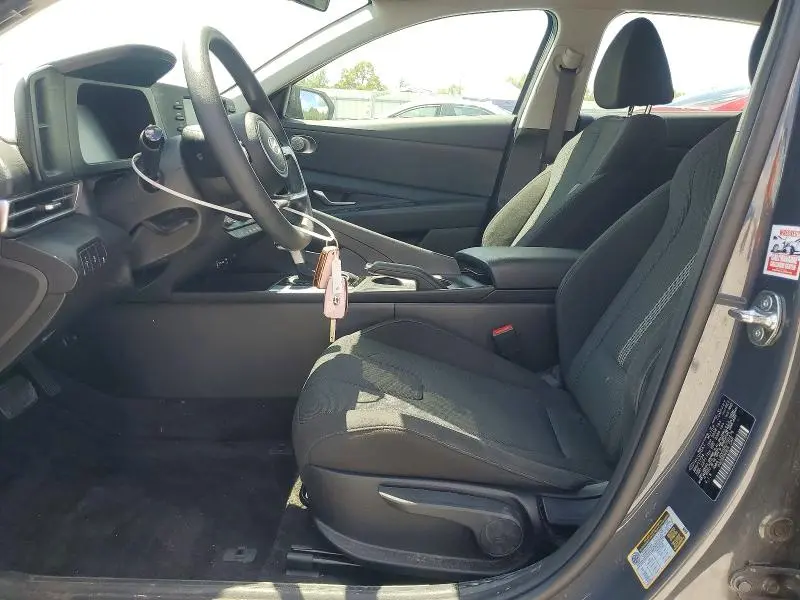 2024 HYUNDAI ELANTRA SE  