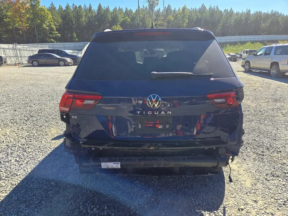 2022 VOLKSWAGEN TIGUAN SE  