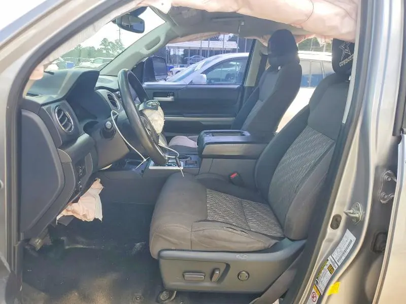 2018 TOYOTA TUNDRA CREWMAX SR5  