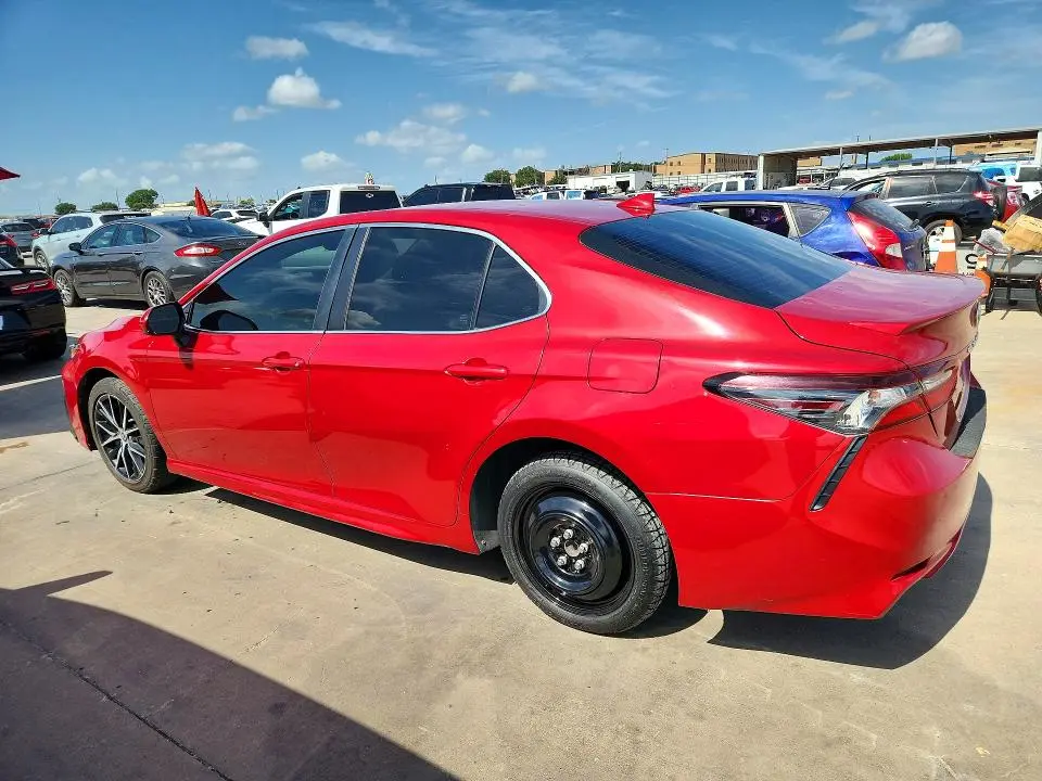 2021 TOYOTA CAMRY SE  