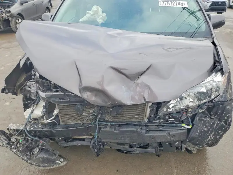 2019 TOYOTA SIENNA LE  