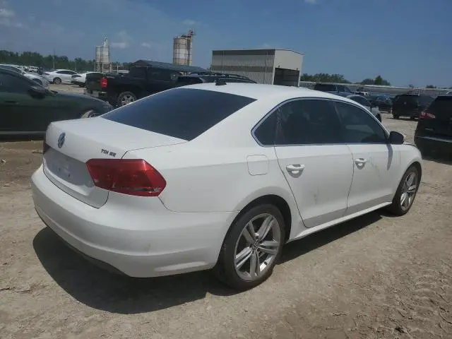 2015 VOLKSWAGEN PASSAT SE  
