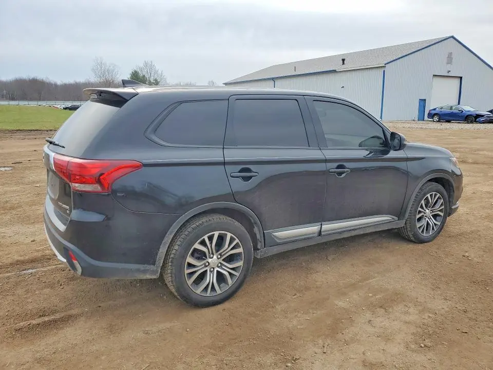 2017 MITSUBISHI OUTLANDER SE  