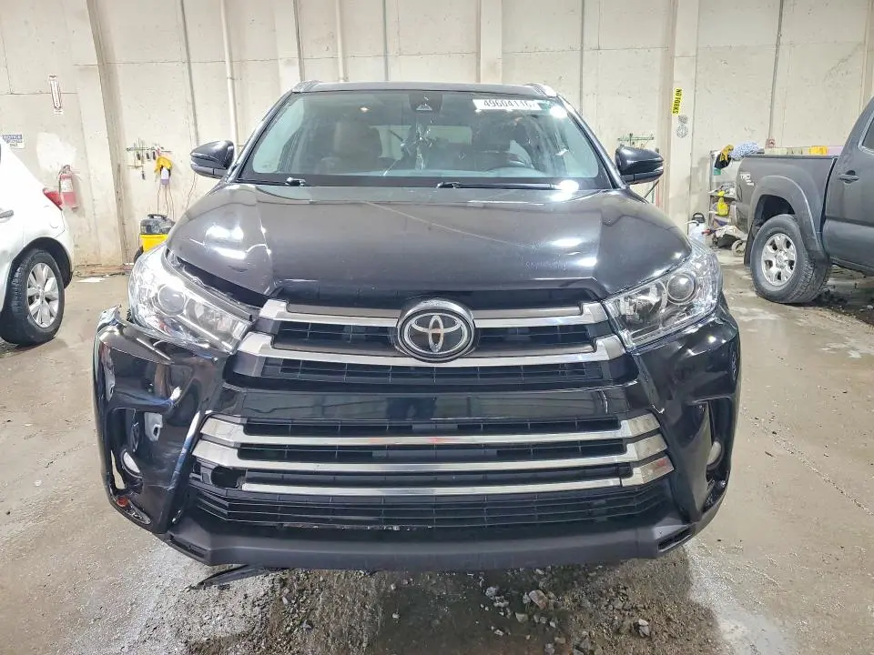 2017 TOYOTA HIGHLANDER LIMITED  