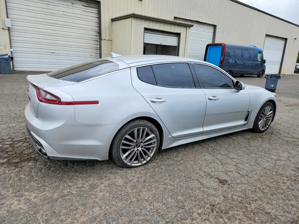 2018 KIA STINGER BASE  