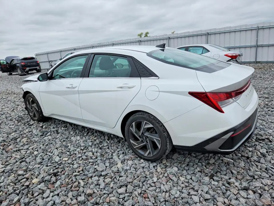 2025 HYUNDAI ELANTRA SEL  