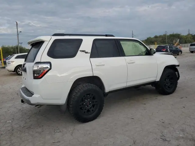 2023 TOYOTA 4RUNNER SE