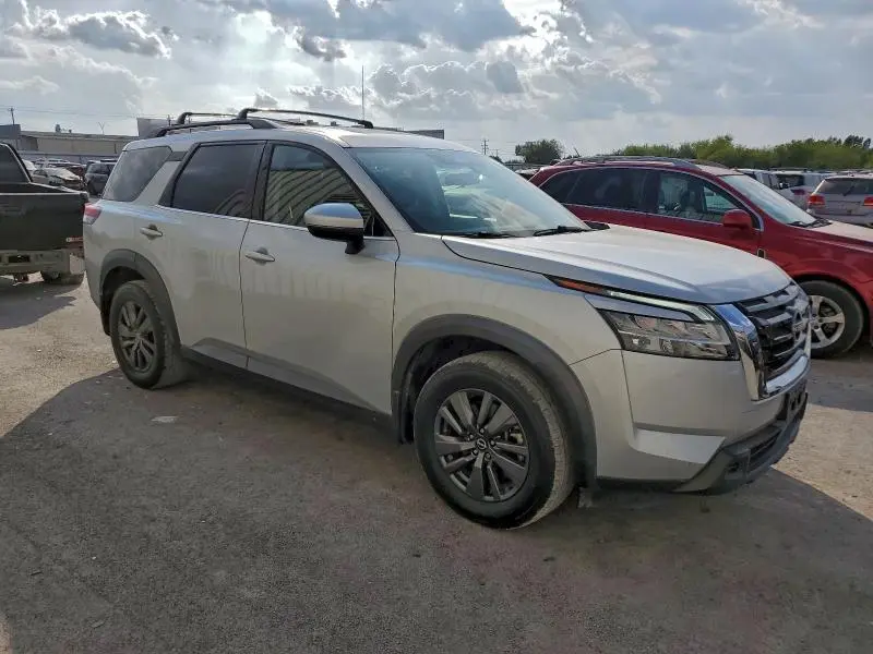 2022 NISSAN PATHFINDER SV  