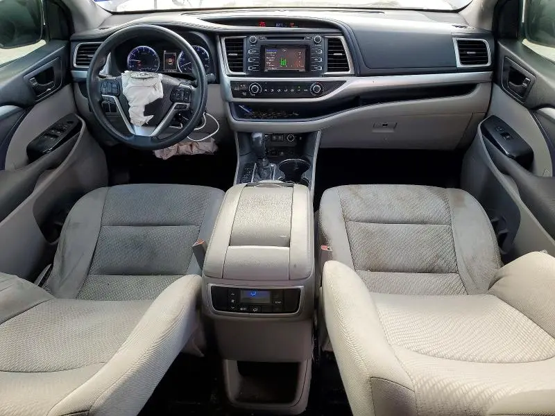 2018 TOYOTA HIGHLANDER LE  