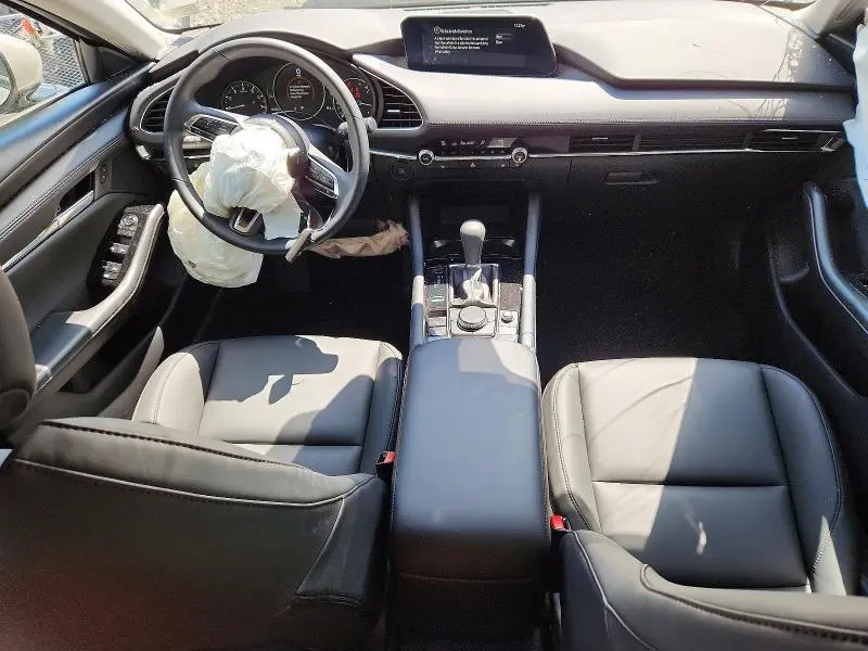 2025 MAZDA 3 PREFERRED  
