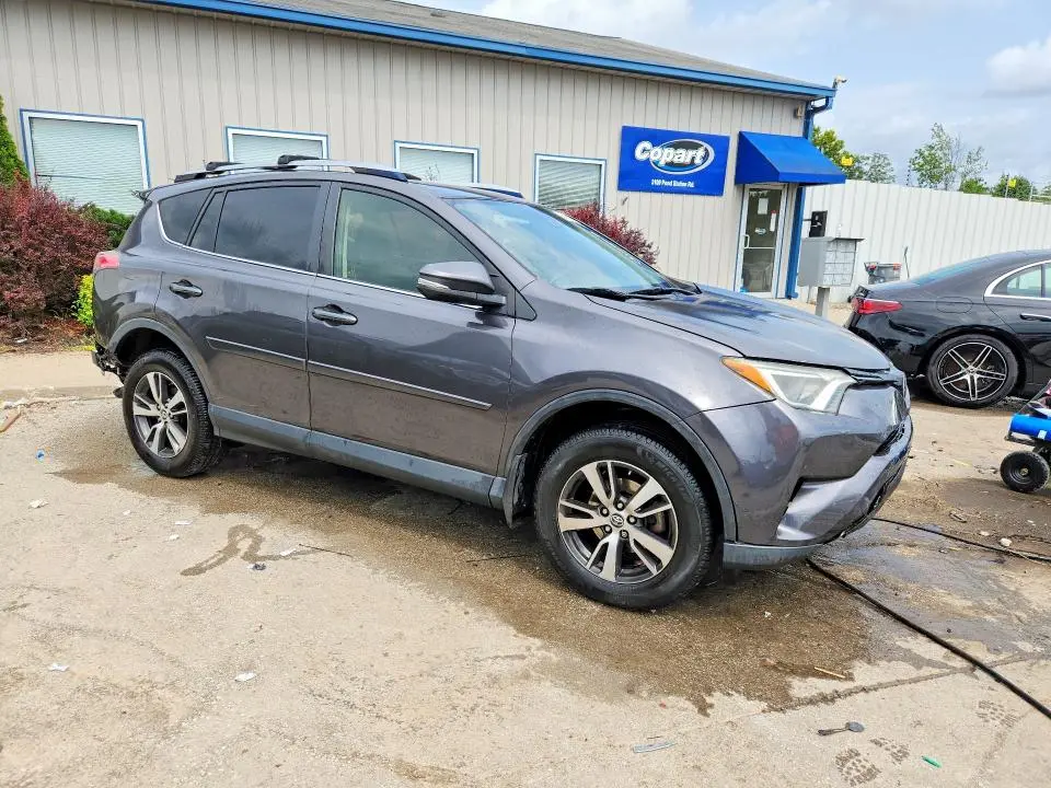 2018 TOYOTA RAV4 XLE  