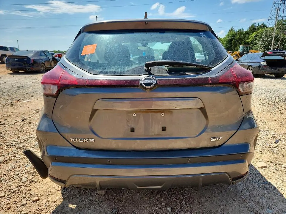 2022 NISSAN KICKS SV  