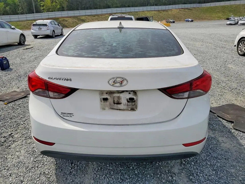 2014 HYUNDAI ELANTRA SE  