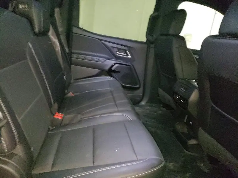 2025 CHEVROLET SILVERADO LT  