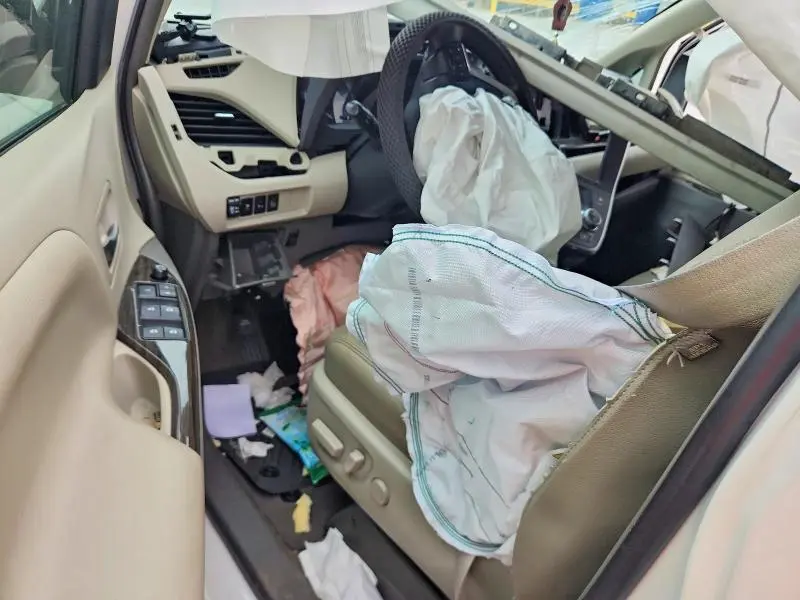 2015 TOYOTA SIENNA XLE PREMIUM 8-PASSENGER  