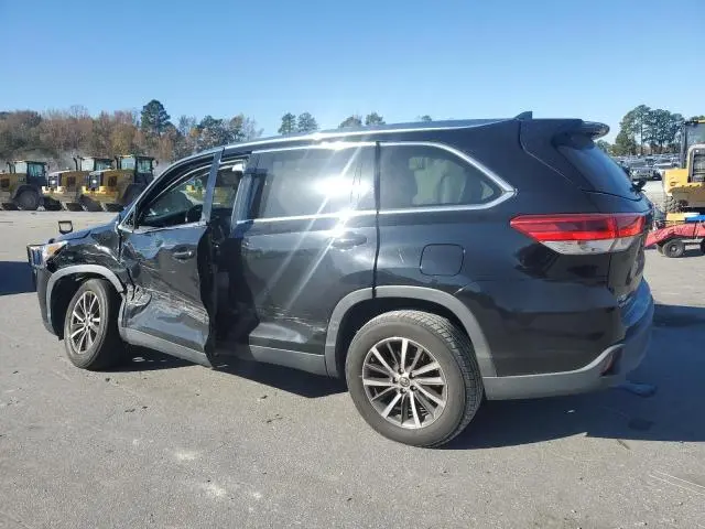 2019 TOYOTA HIGHLANDER SE  