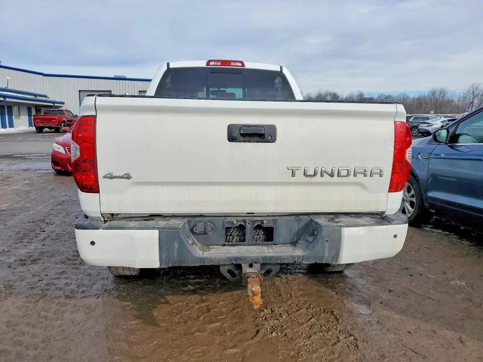 2017 TOYOTA TUNDRA SR5  